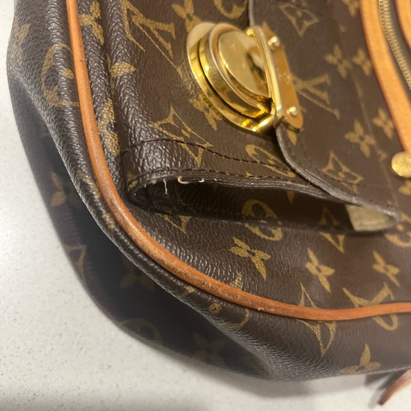 Louis Vuitton authentic Hudson GM crossbody bag - Picture 11 of 16